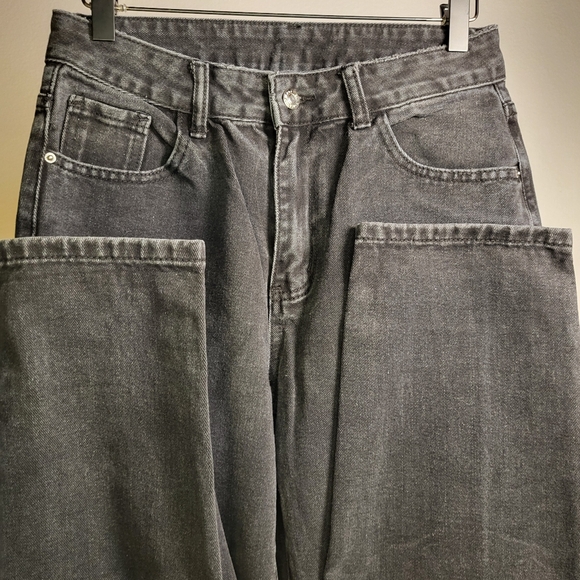 Shein Straight Leg Denim Jeans In Black size Medium Petite/4P (see measurements) - Picture 3 of 7